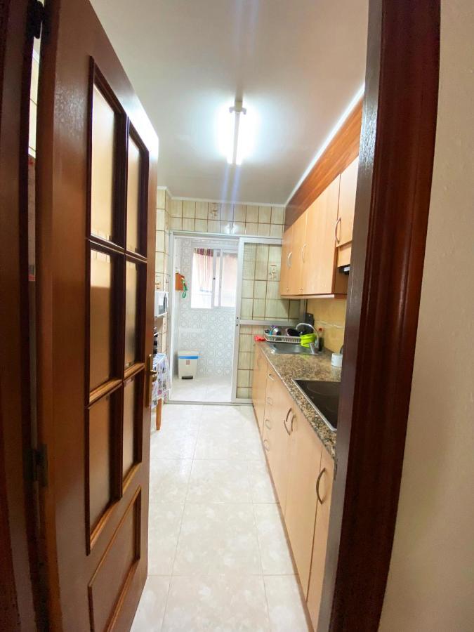 La Malvarrosa Beach Rooms In Shared Apartment Valencia Exterior photo
